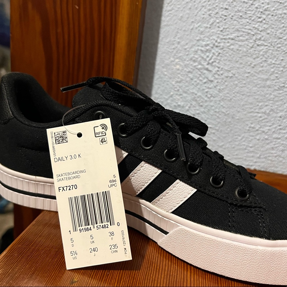 Adidas Daily 3.0 Shoes (size 38)